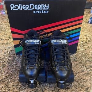 Roller Derby Elite Stomps Black Roller Derby Skates